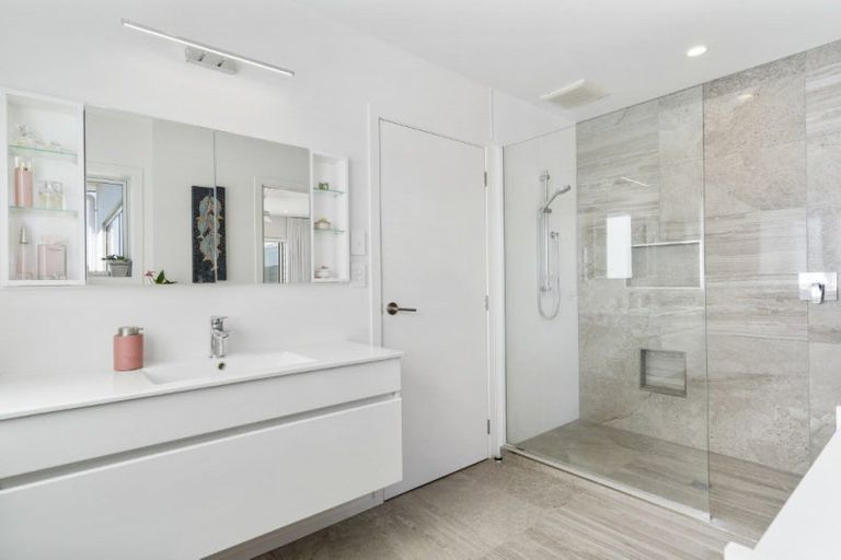 Photo of property in 104 Tukere Drive, Whangamata, 3620