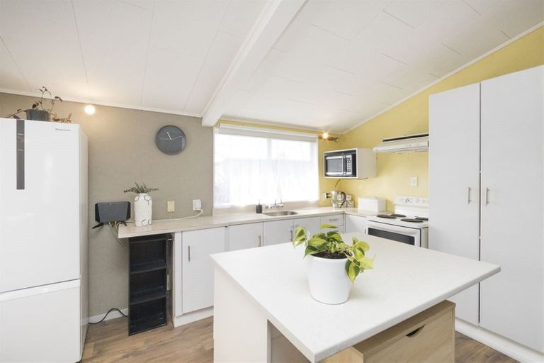 Photo of property in 30 Tiller Close, Kelvin Grove, Palmerston North, 4414