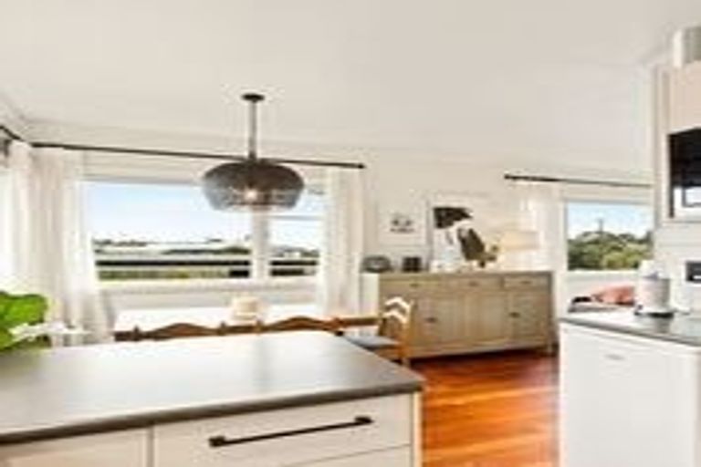 Photo of property in 84a Triangle Road, Massey, Auckland, 0614