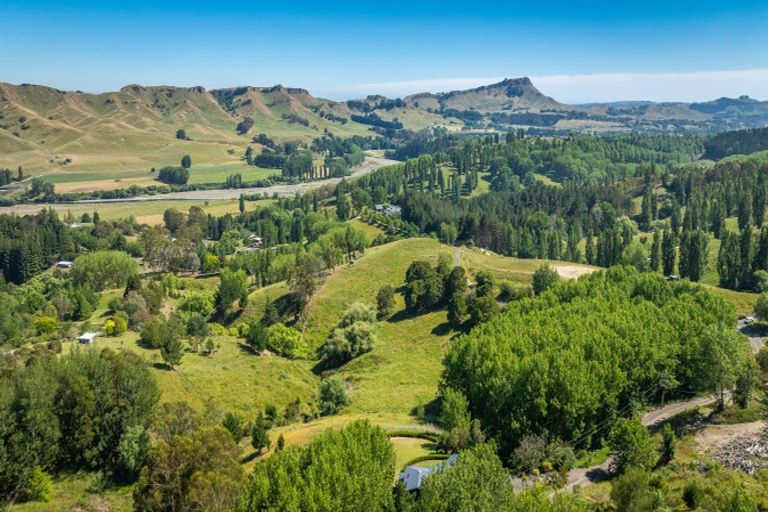 Photo of property in 35 Raratu Road, Kahuranaki, Havelock North, 4295