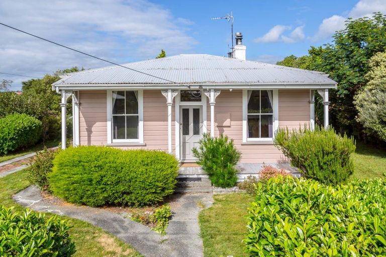 Photo of property in 6 Hayward Street, Featherston, 5710