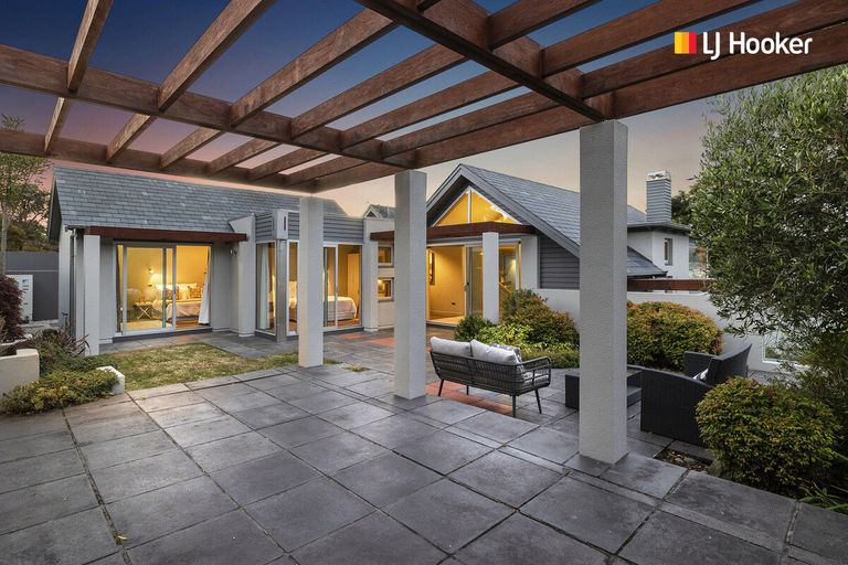 Photo of property in 17 Cornwall Street, Vauxhall, Dunedin, 9013