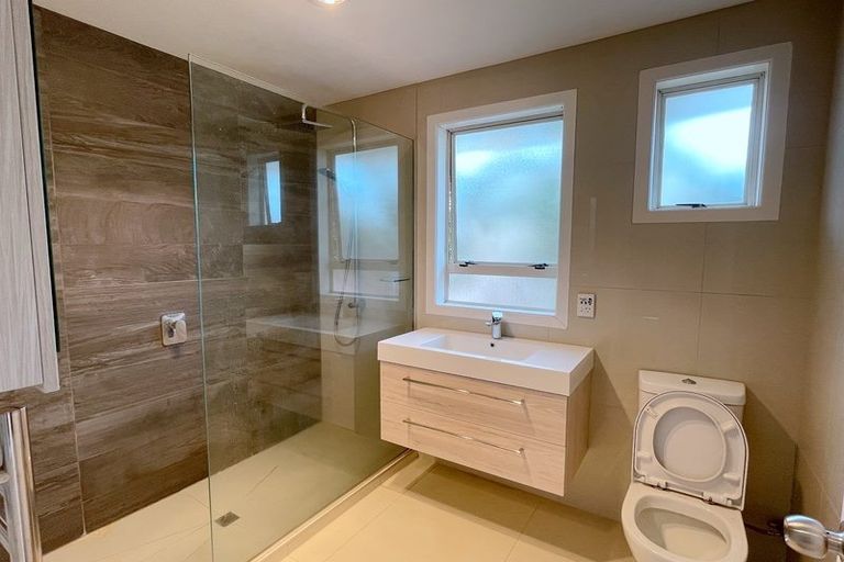 Photo of property in 18 Coniston Avenue, Te Atatu South, Auckland, 0610