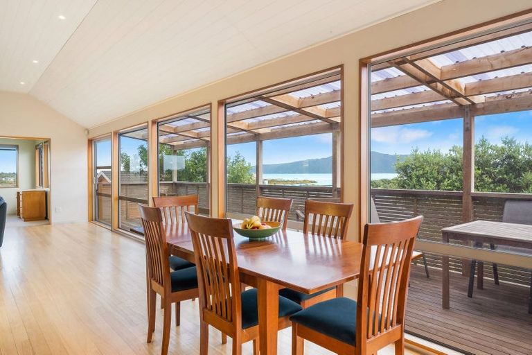 Photo of property in 17 Major Durie Place, Waikanae Beach, Waikanae, 5036