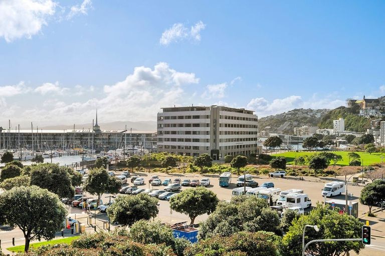 Photo of property in Piermont Apartments, 4c/82 Cable Street, Te Aro, Wellington, 6011
