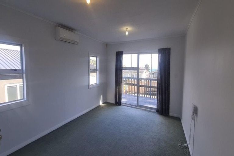 Photo of property in 8 Herewini Street, Titahi Bay, Porirua, 5022