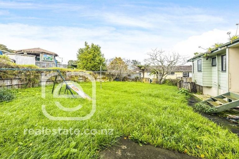 Photo of property in 6 Rako Place, Manurewa, Auckland, 2102