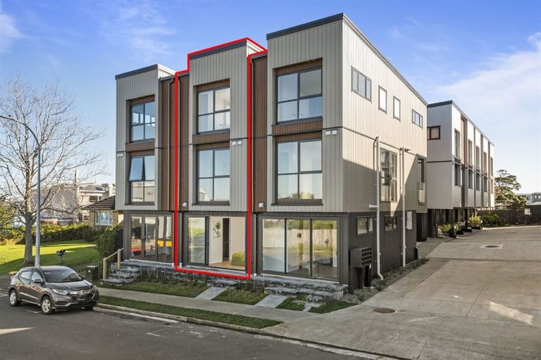 Photo of property in 2/14 Williamson Avenue, Belmont, Auckland, 0622