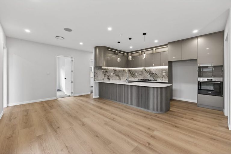 Photo of property in 10 Piko Road, Opaheke, 2113