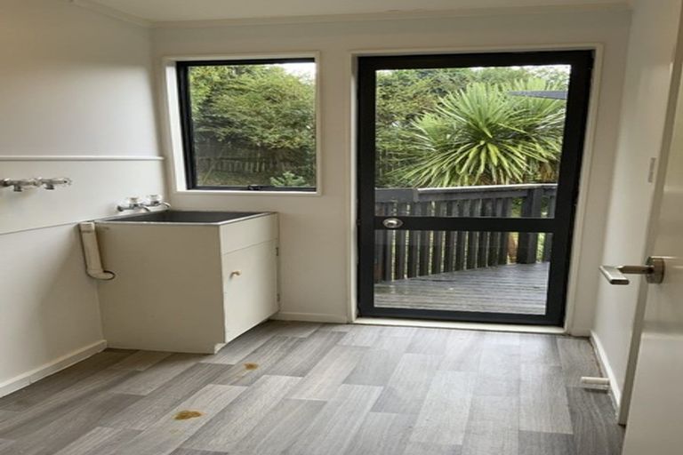 Photo of property in 49a Clayburn Road, Glen Eden, Auckland, 0602