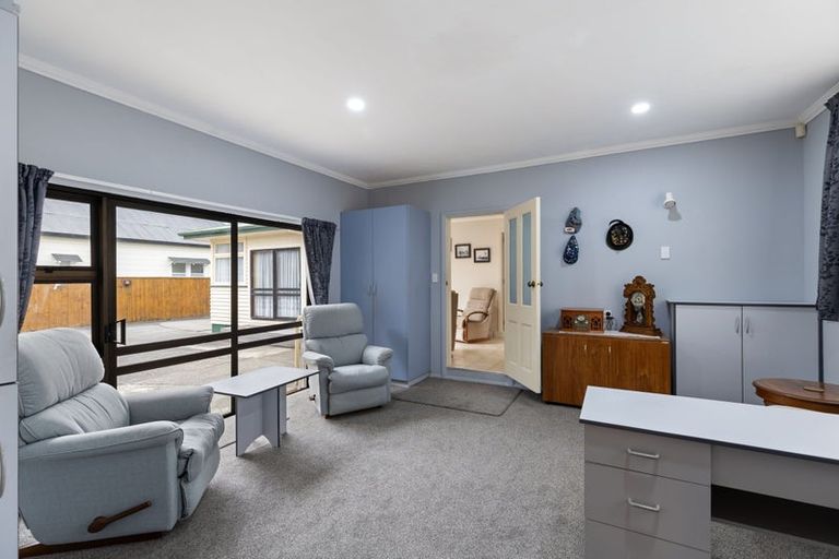 Photo of property in 301 Featherston Street, Palmerston North, 4410