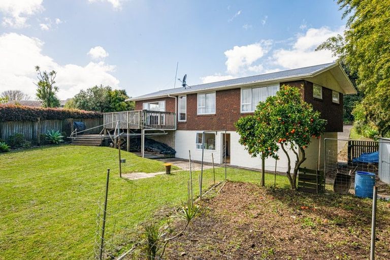 Photo of property in 9 Boler Place, New Lynn, Auckland, 0600