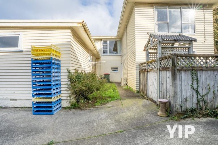 Photo of property in 8 Ohariu Road, Johnsonville, Wellington, 6037