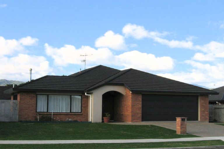 Photo of property in 37 Campion Road, Waikanae Beach, Waikanae, 5036