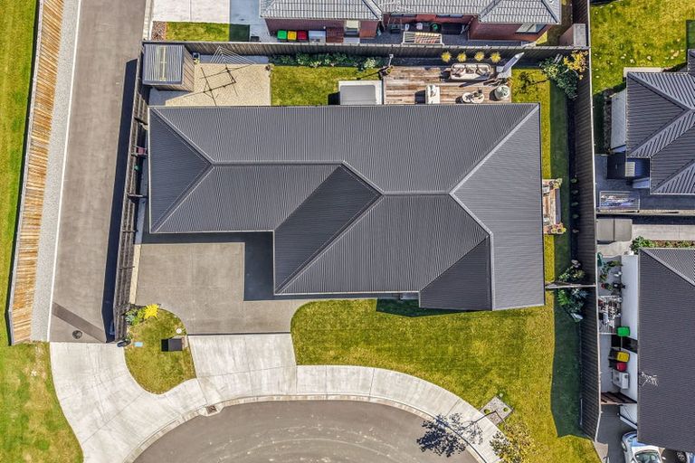 Photo of property in 16 Cam Mill Place, Rangiora, 7400