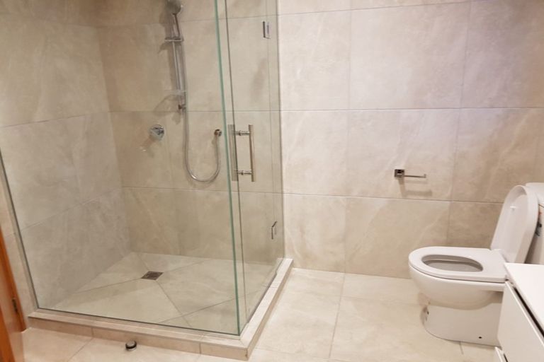 Photo of property in 1/9 Kiteroa Terrace, Rothesay Bay, Auckland, 0630