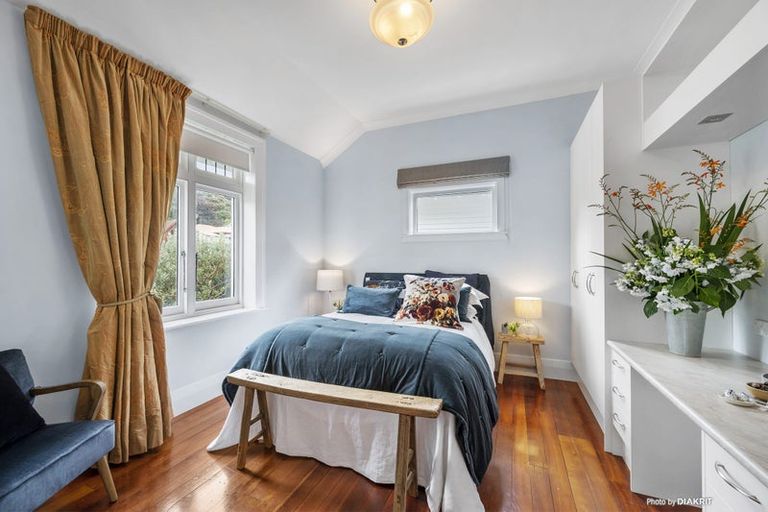 Photo of property in 19 Glen Road, Kelburn, Wellington, 6012