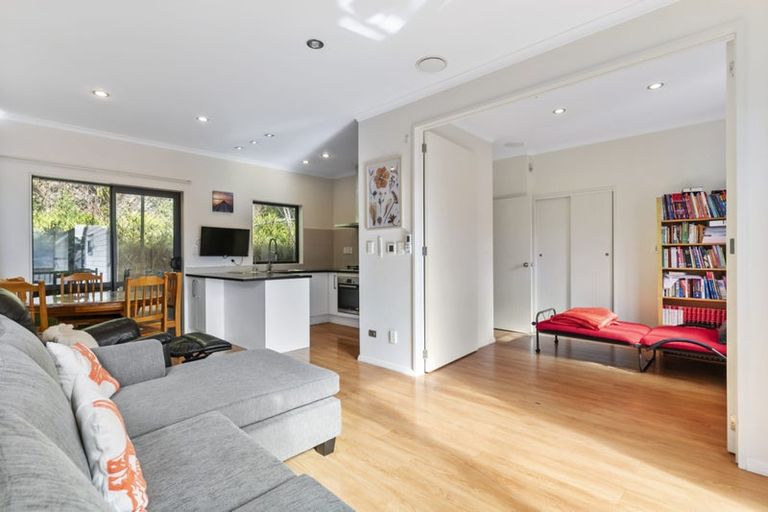 Photo of property in 54 Glennandrew Drive, Half Moon Bay, Auckland, 2012