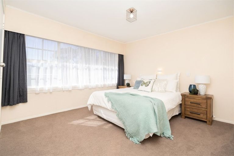 Photo of property in 2 Lachlan Drive, Dinsdale, Hamilton, 3204