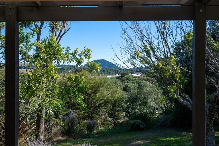 Photo of property in 30 Candu Lane, Kinloch, Taupo, 3377