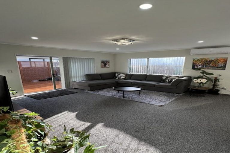 Photo of property in 2/19 Oratu Place, Manurewa, Auckland, 2102