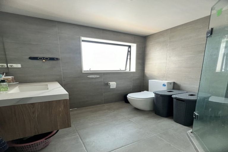 Photo of property in 5b Notre Dame Way, Albany, Auckland, 0632