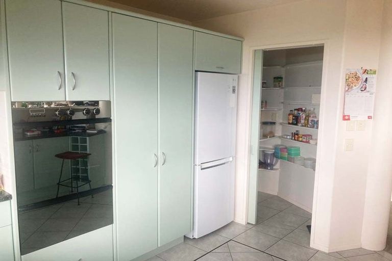 Photo of property in 4 Savoy Road, Orewa, 0931