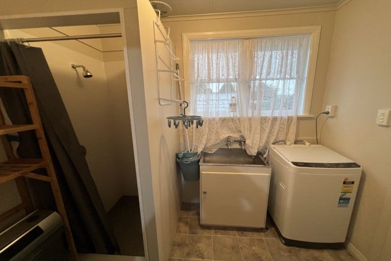 Photo of property in 16 Cardiff Street, Awapuni, Palmerston North, 4412