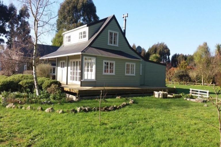 Photo of property in 77 Brooklyn Road, Carterton, 5713