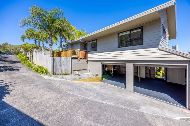 Photo of property in 1/13 Geoffrey Road, Torbay, Auckland, 0630