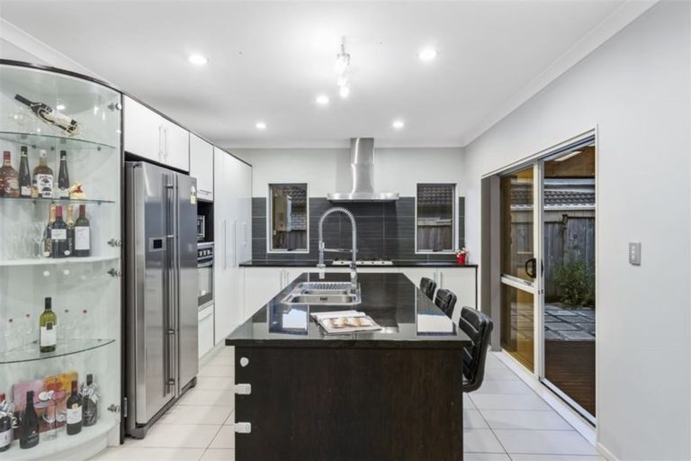 Photo of property in 2 Stamford Crescent, Flat Bush, Auckland, 2019