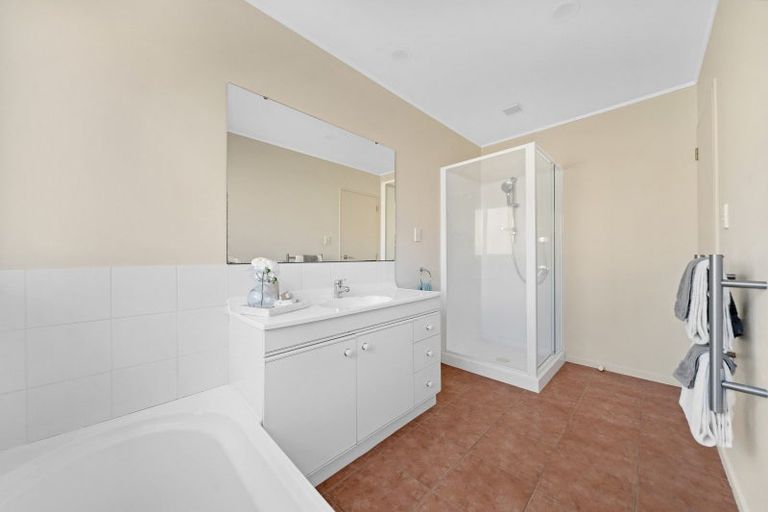 Photo of property in 1/15 Tolben Place, Golflands, Auckland, 2013