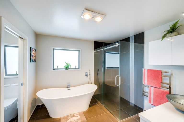 Photo of property in 21 Ridgeway Terrace, Taradale, Napier, 4112