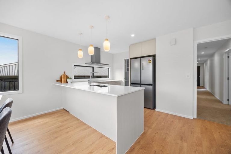 Photo of property in 2 Arohanui Road, Karaka, 2124