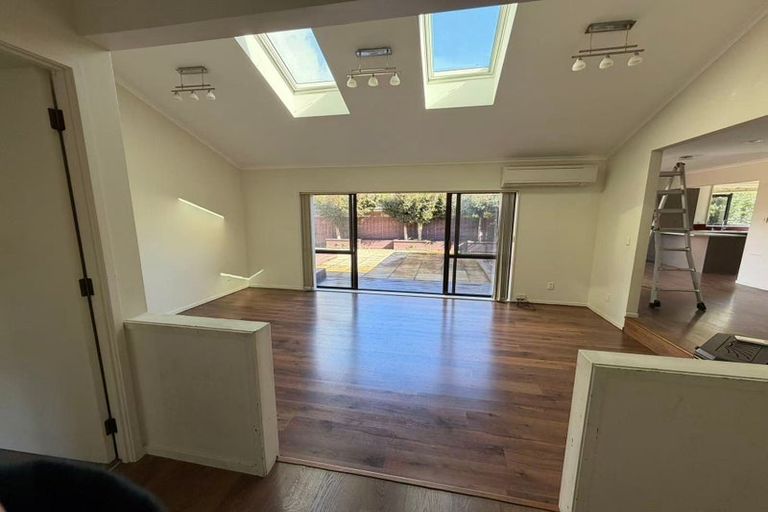 Photo of property in 163 Walter Strevens Drive, Conifer Grove, Takanini, 2112