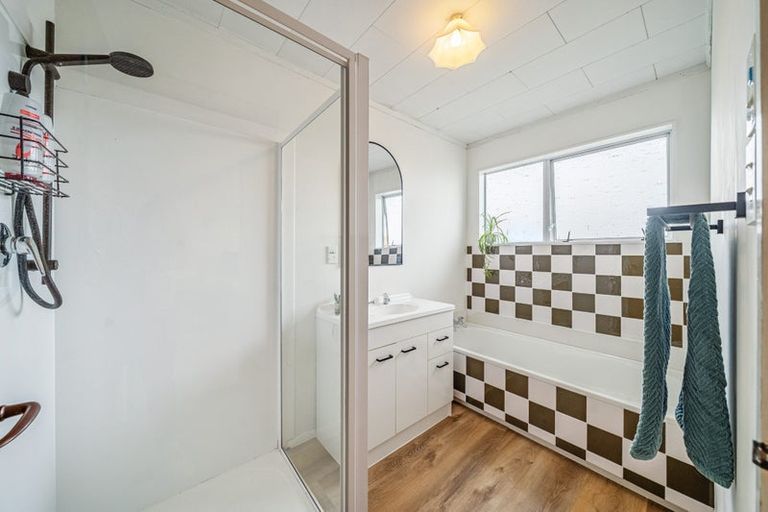 Photo of property in 1/3 Omaha Grove, Totara Park, Upper Hutt, 5018