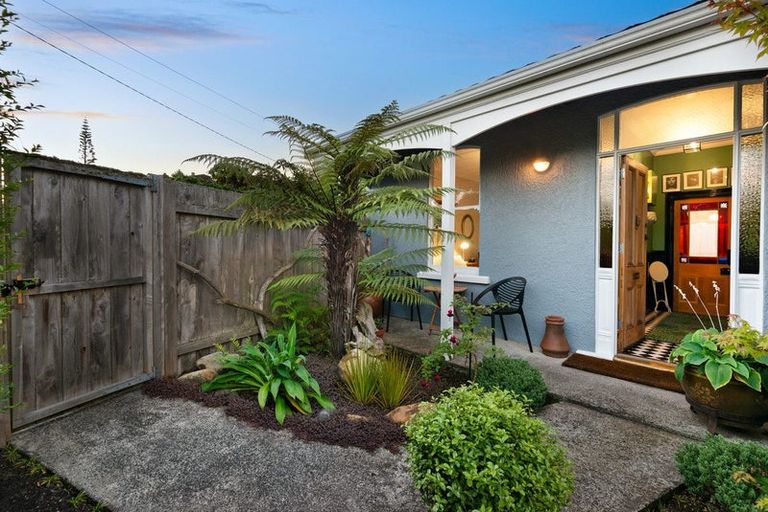 Photo of property in 725 Highgate, Maori Hill, Dunedin, 9010