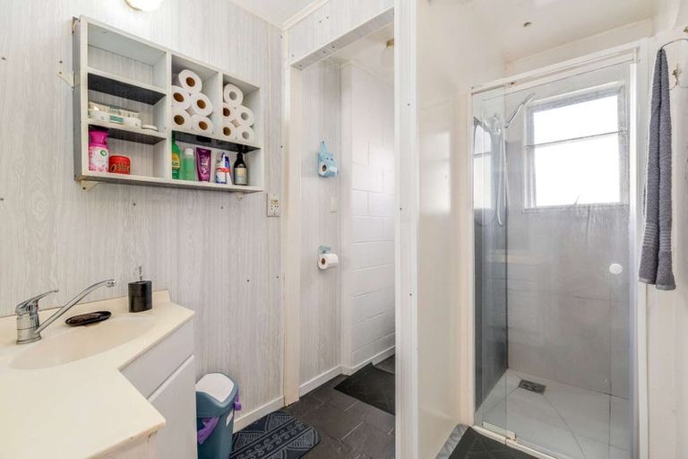 Photo of property in 91 Barrys Road, Glendene, Auckland, 0602