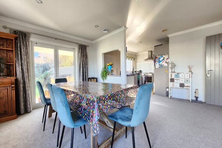 Photo of property in 66 Aotea Drive, Aotea, Porirua, 5024