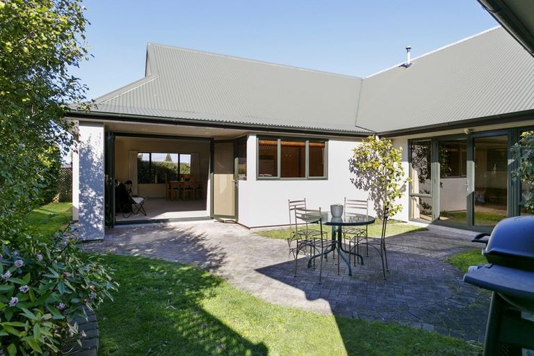 Photo of property in 1 Kips Way, Rangatira Park, Taupo, 3330