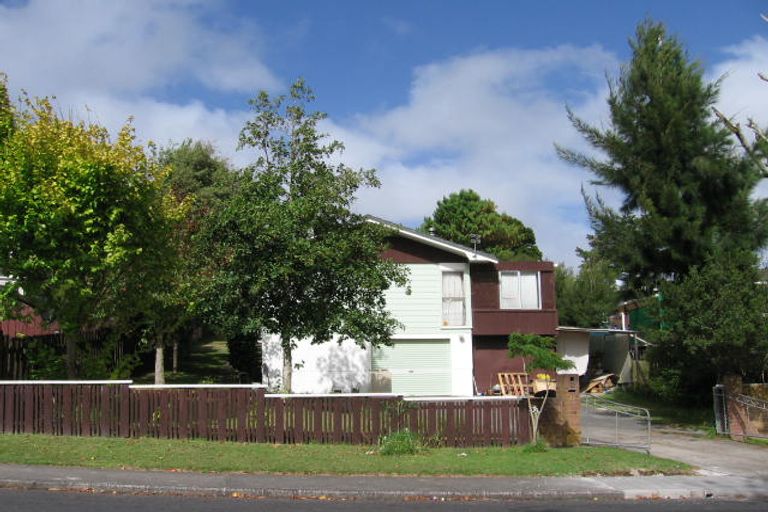 Photo of property in 12 Waari Avenue, Sunnyvale, Auckland, 0612