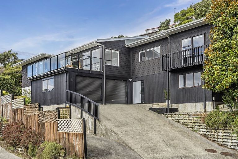 Photo of property in 16 Doon Grove, Papakowhai, Porirua, 5024