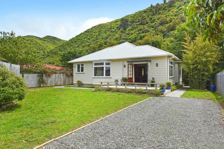 Photo of property in 30a Black Beech Street, Birchville, Upper Hutt, 5018