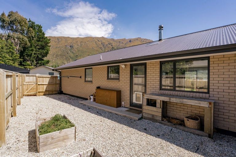 Photo of property in 6 Lakefield Close, Kingston, Athol, 9793