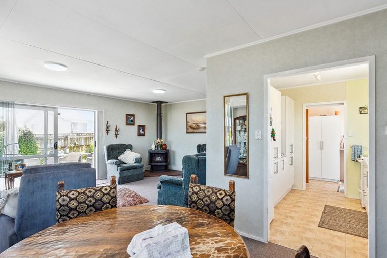 Photo of property in 4 Elder Grove, Paraparaumu, 5032