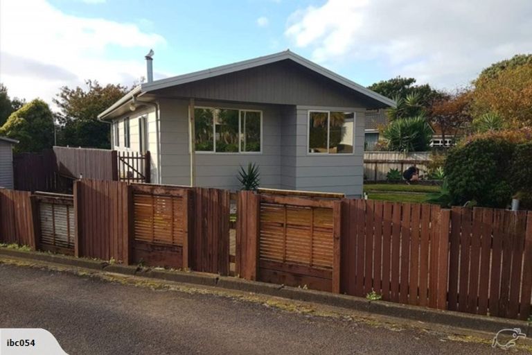 Photo of property in 44 Glamis Avenue, Bell Block, New Plymouth, 4312