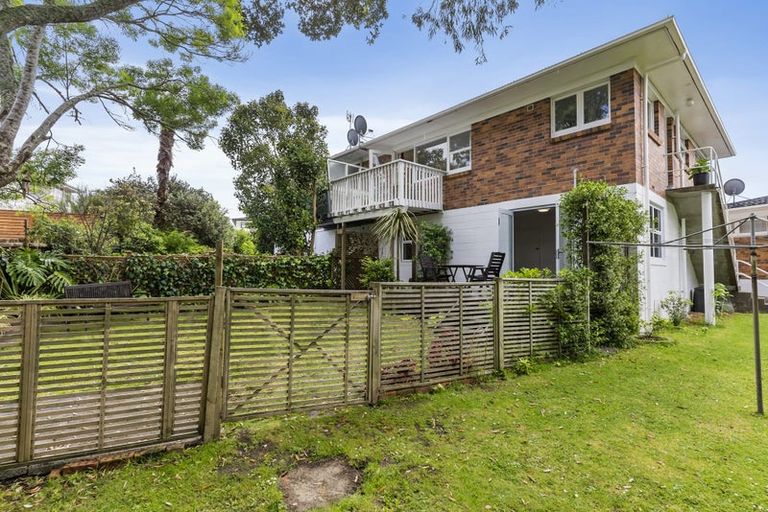 Photo of property in 5/162 Onewa Road, Northcote, Auckland, 0627