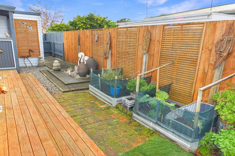 Photo of property in 28 Ladys Mile, Foxton, 4814