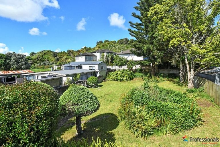 Photo of property in 90 Coronation Road, Mangere Bridge, Auckland, 2022
