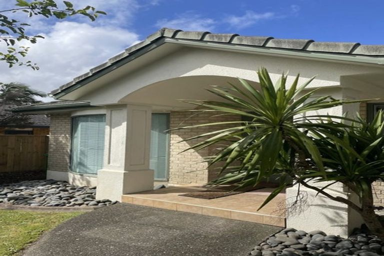 Photo of property in 17 Summerland Drive, Henderson, Auckland, 0612